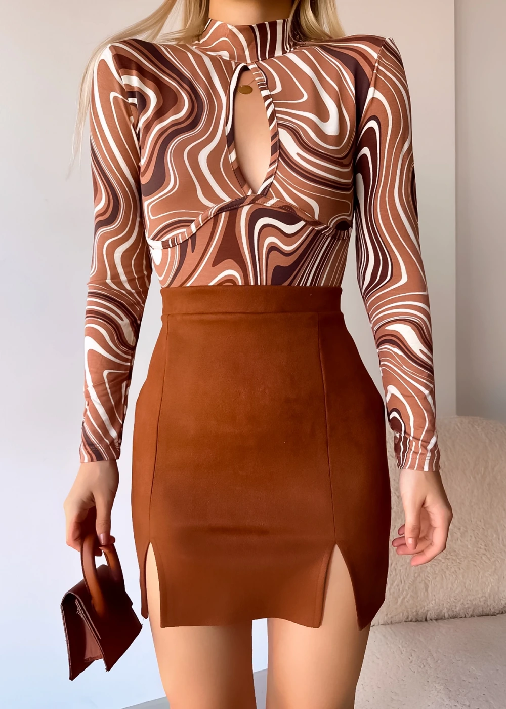 Kadın Viskon Pencere Detay Kahve Krema Desen Bluz