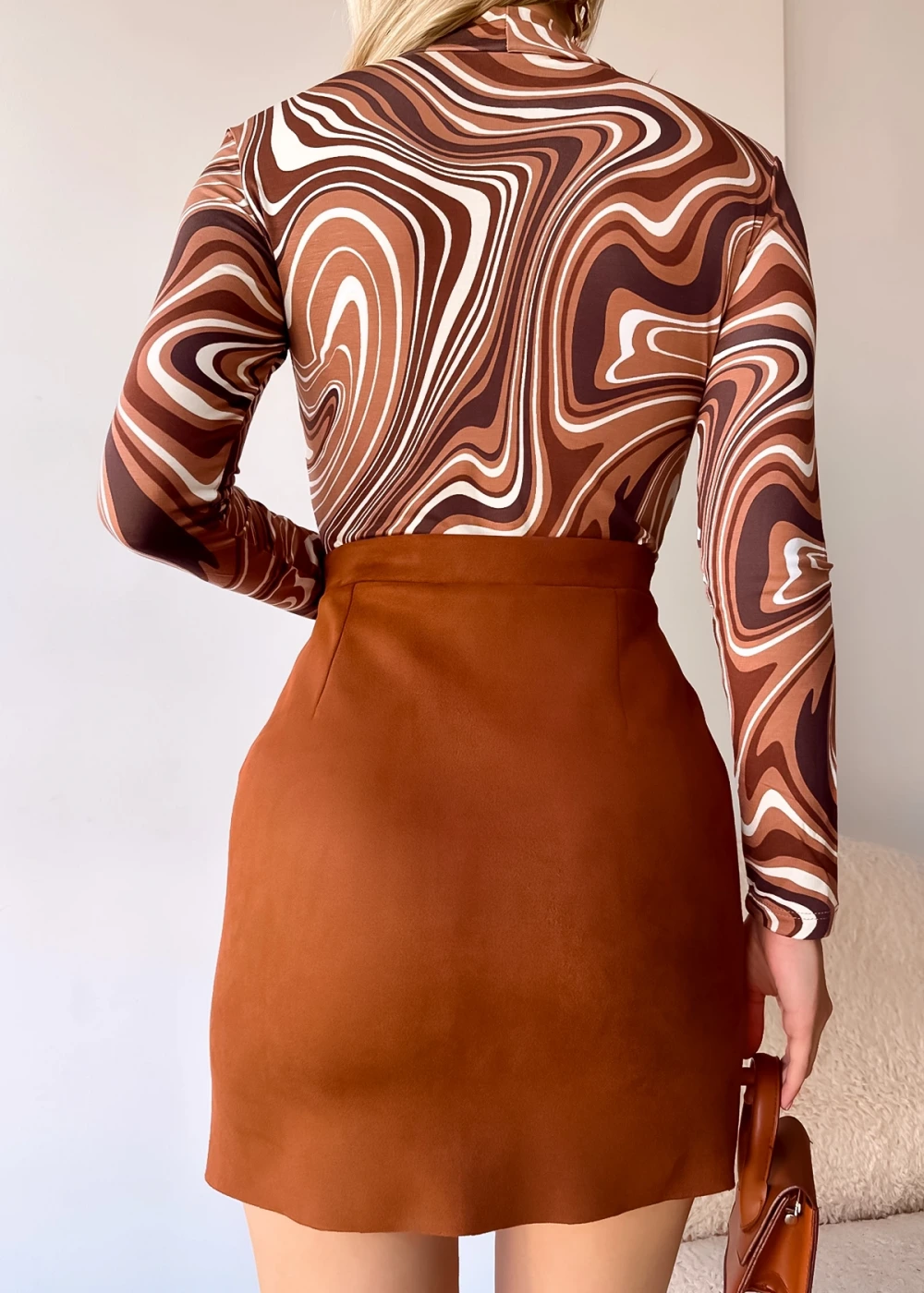 Kadın Viskon Pencere Detay Kahve Krema Desen Bluz