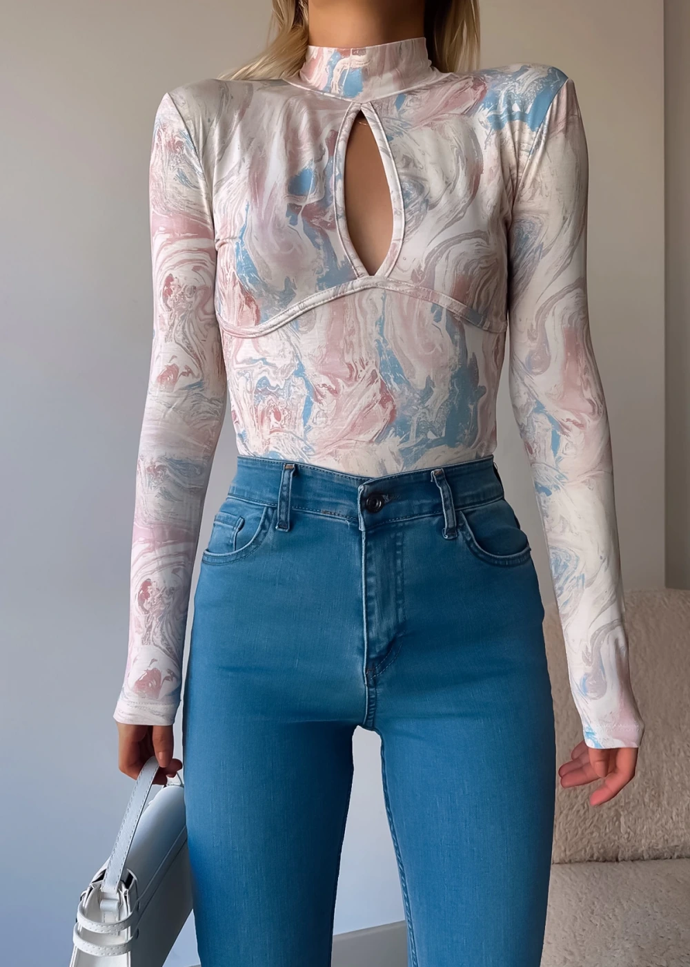 Kadın Viskon Pencere Detay Pudra Krema Desen Bluz