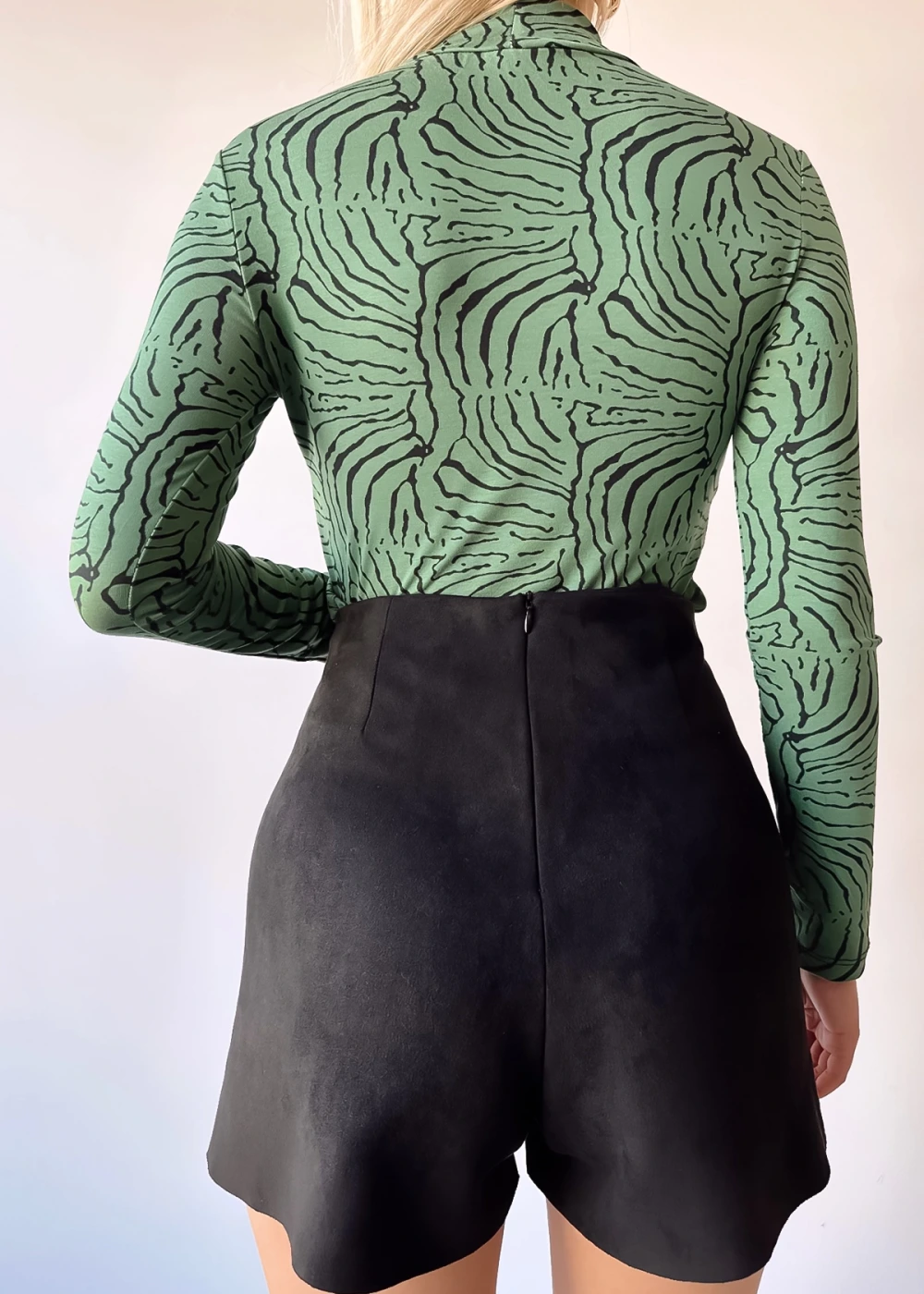 Kadın Viskon Pencere Detay Yeşil Zebra Desen Bluz