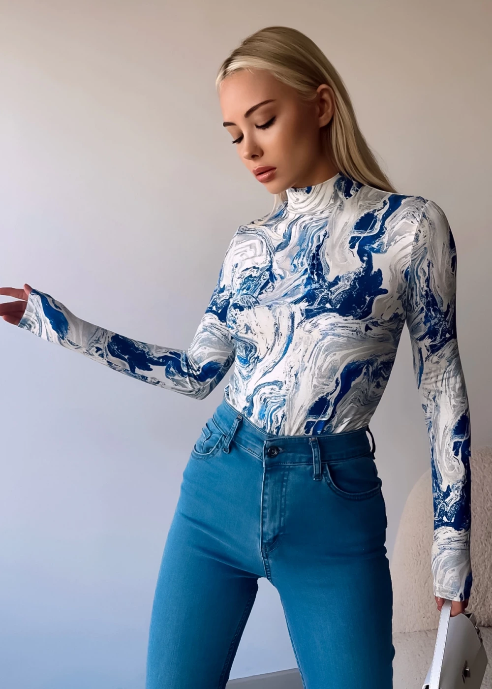 Kadın Yeni Sezon Mavi Wave Desen Dik Yaka Uzun Kollu Bluz