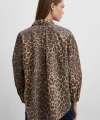 Leopar Desenli V Yaka Gömlek Kahve