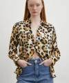 Leopar Desenli V Yaka Gömlek Bej