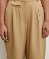 Kemer Detaylı Klasik Pantolon Bej
