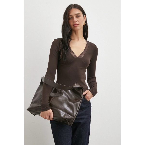 Yakası Dantelli Bluz Kahve