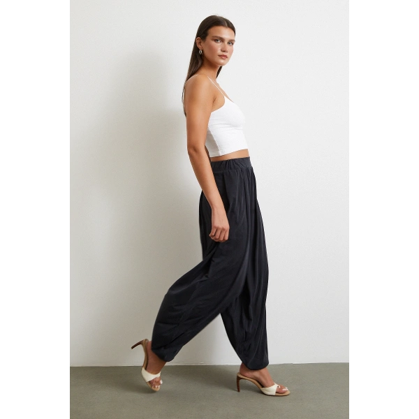 Paça Detaylı Şalvar Pantolon Antirasit