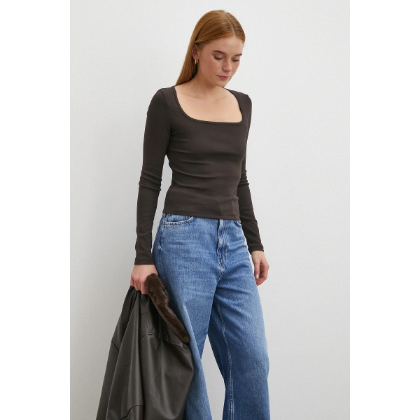 Uzun Kol Kare Yaka Bluz Kahve