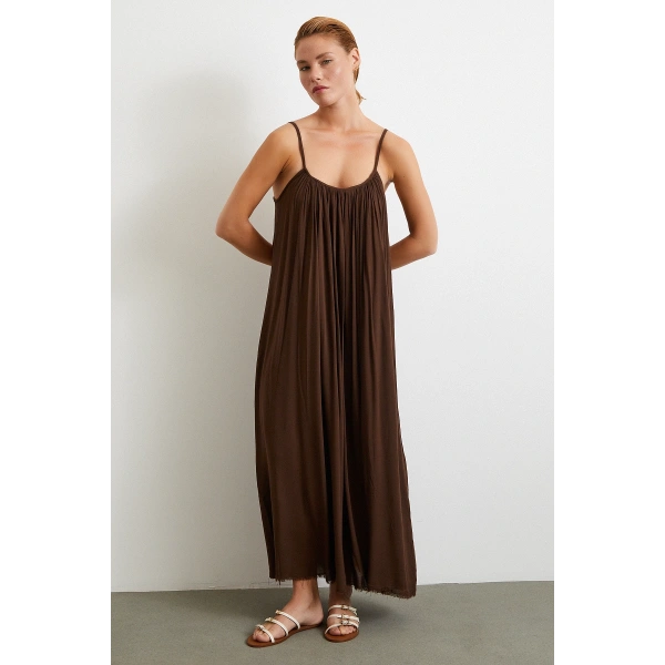 Askılı Piliseli Geniş Elbise Kahve