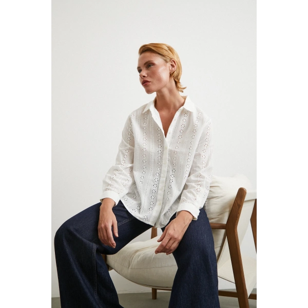 Fisto İşlemeli Gömlek Beyaz