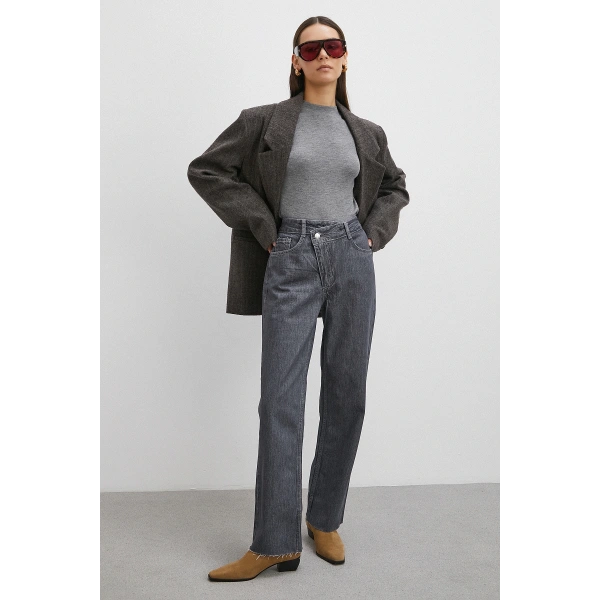 Çapraz Fermuarlı Kesik Paça Düğmeli Jean Füme