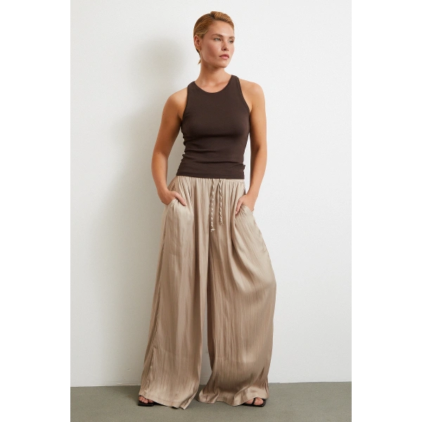Beli Lastikli Geniş Paça Büzgülü Pantolon Bej