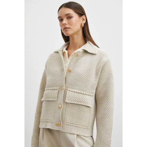 Polo Yaka Cepli Gold Düğmeli Ceket Krem