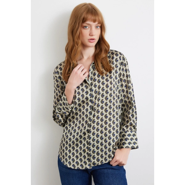 Geometrik Desenli Saten Gömlek Haki