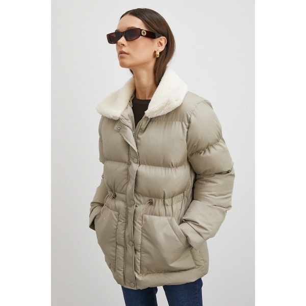 Kürk Yakalı Şişme Mont Bej