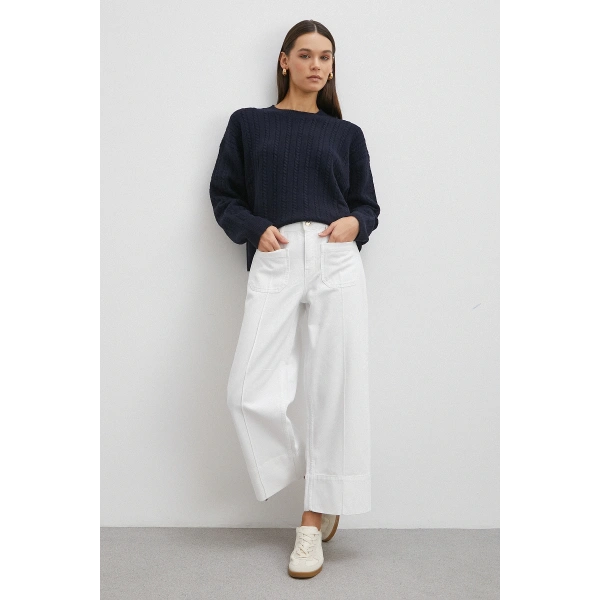 Önü Cepli Paça Detaylı Jean Beyaz