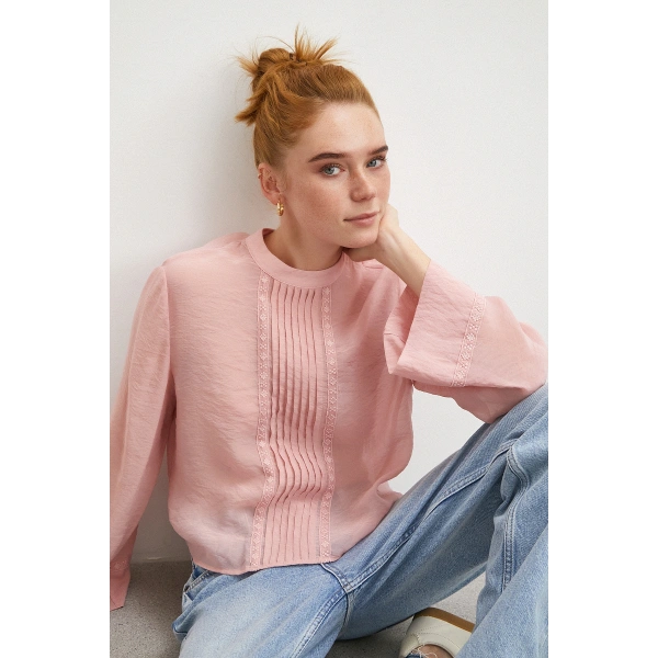 Dantel Kesimli Uzun Kollu Bluz Pembe