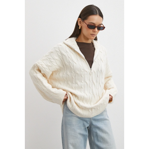 Saç Örgülü Yarım Fermuarlı Kazak Ekru