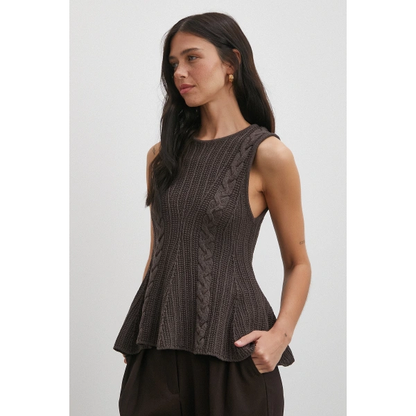 Burgu Örgü Kolsuz Triko Kahve