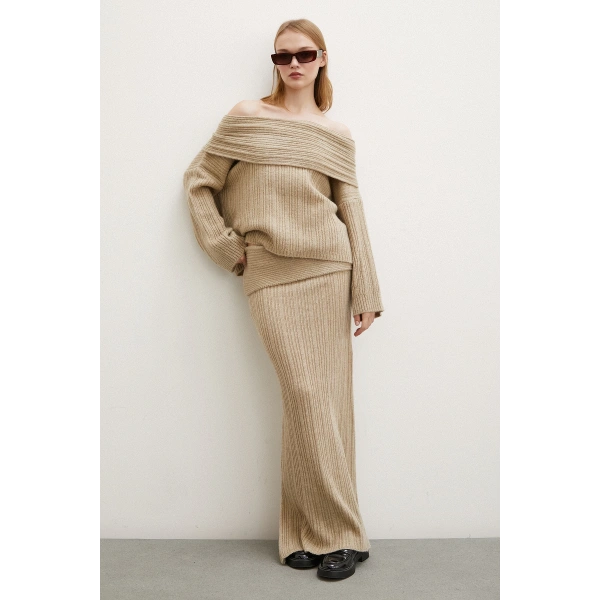 Etekli Madonna Yaka Takım Kahve