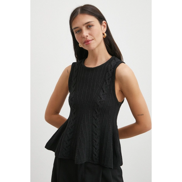 Burgu Örgü Kolsuz Triko Siyah