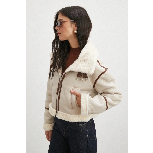 Biye Detaylı Lamine Ceket Bej