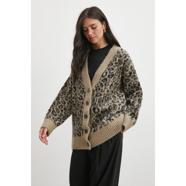 Leoparlı Düğmeli Hırka Krem