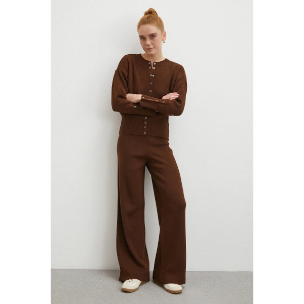 Çıtçıtlı Pantolonlu Triko Takım Kahve