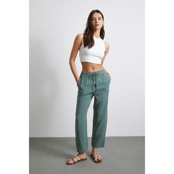 Beli Lastikli Arkası Cepli Rahat Pantolun Haki