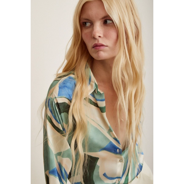 V Yaka Desenli Saten Gömlek Mavi