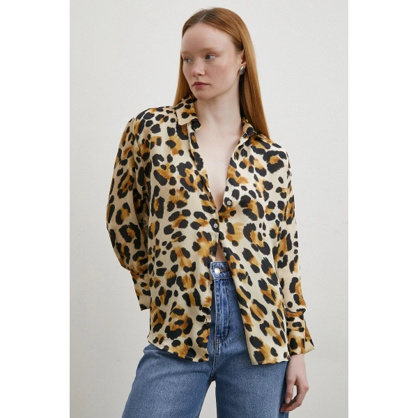 Leopar Desenli V Yaka Gömlek Bej