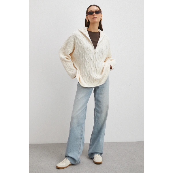 Saç Örgülü Yarım Fermuarlı Kazak Ekru