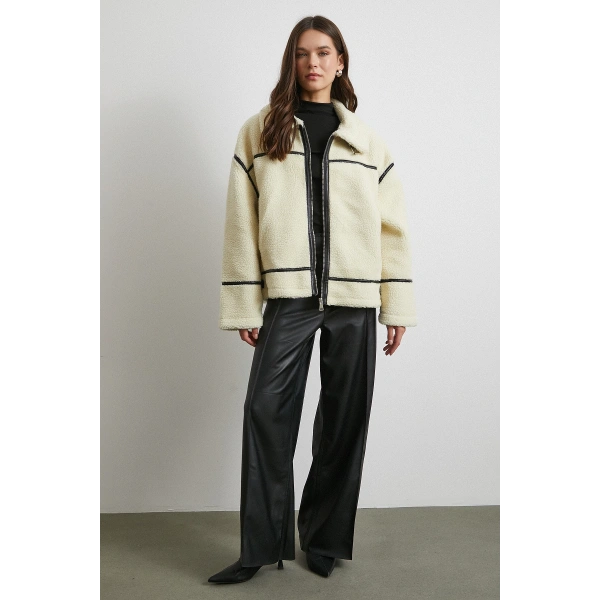 Ters Detay Lamine Biker Ceket Krem