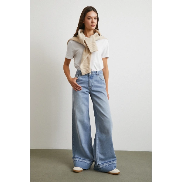 Paçası Katlamalı Geniş Paça Jean Buz Mavisi