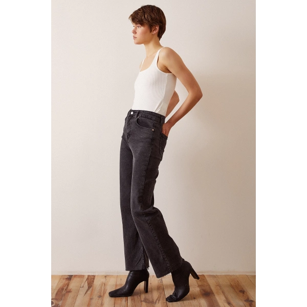 Kesik Paça Yüksek Bel Jean Siyah