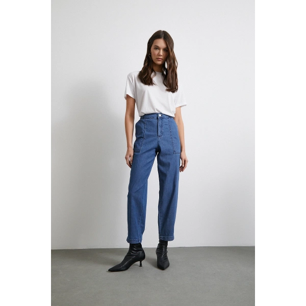 Cep Detaylı Paçası Katlamalı Mom Jean Mavi