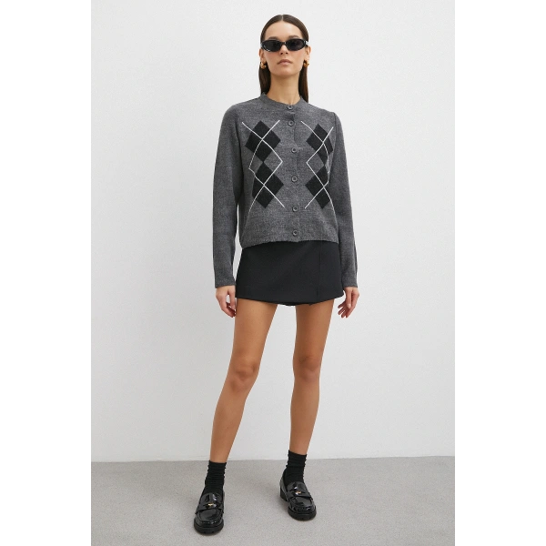 Düğmeli Baklava Desenli Hırka Antirasit