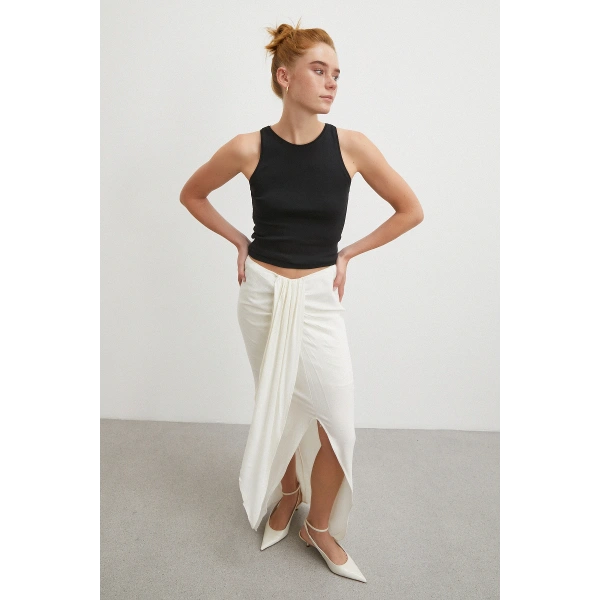 Önü Bağlamalı Yırtmaçlı Etek Ekru