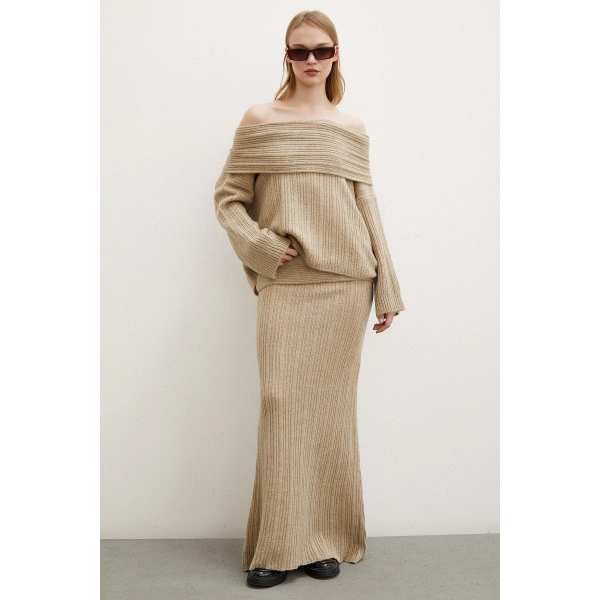 Etekli Madonna Yaka Takım Kahve