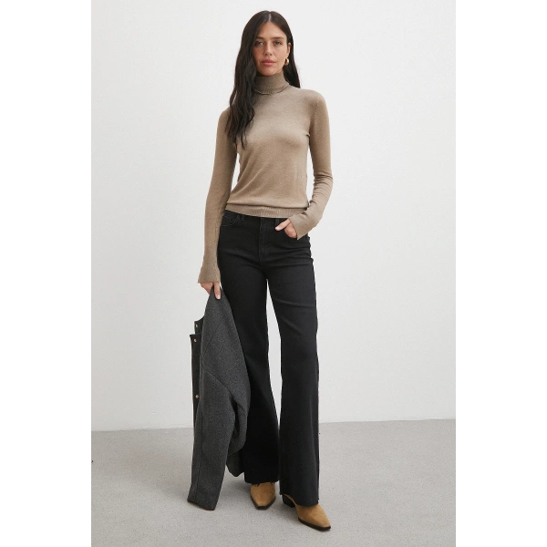 Push Up Kesik Geniş Paça Jean Siyah