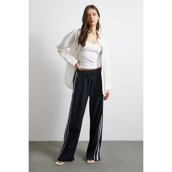 Beli Lastikli Çift Şeritli Pantolon Lacivert