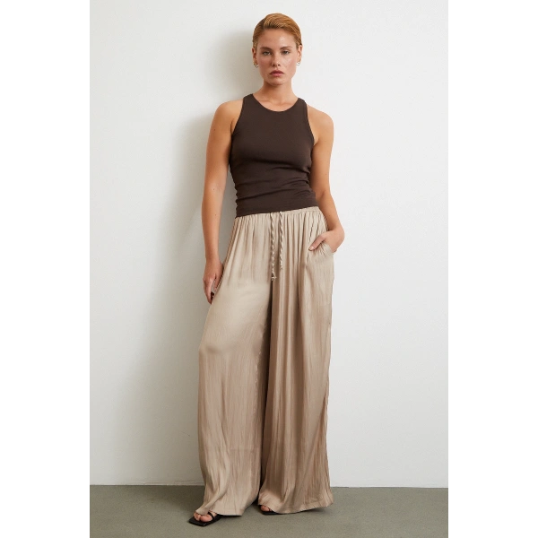 Beli Lastikli Geniş Paça Büzgülü Pantolon Bej