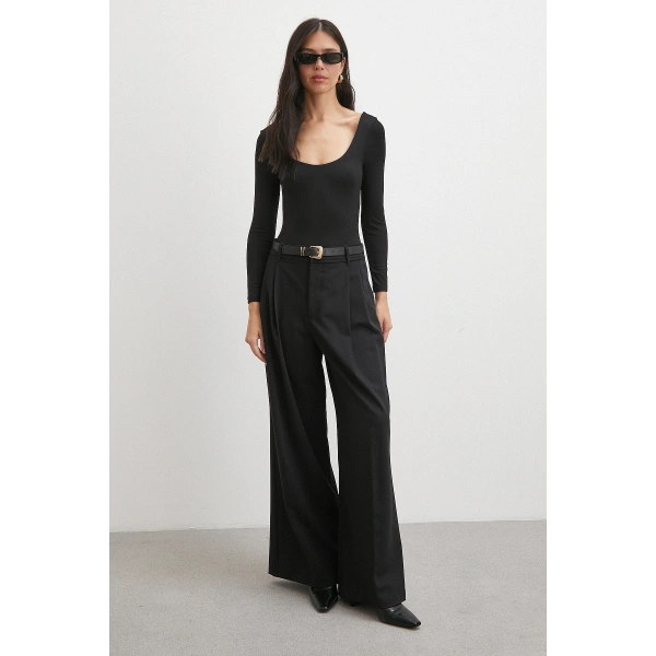 U Yaka Uzun Kollu Çıtçıtlı Bodysuit Siyah