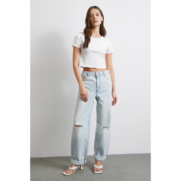 Yüksek Bel Paça Katlamalı Yırtık Detaylı Jean Buz Mavisi