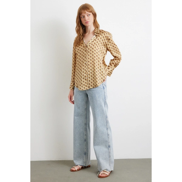 Geometrik Desenli Saten Gömlek Bej