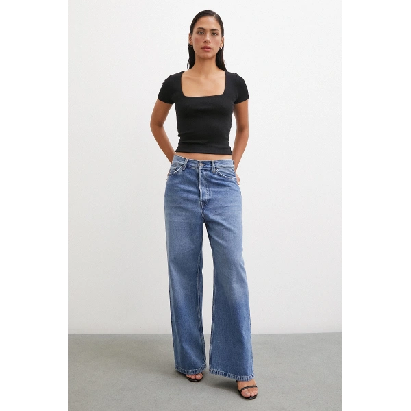 Kare Yaka T-shirt Siyah