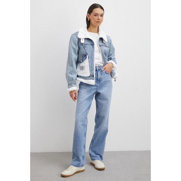 Beyaz Kemer Detaylı Kürklü Kot Mont Mavi