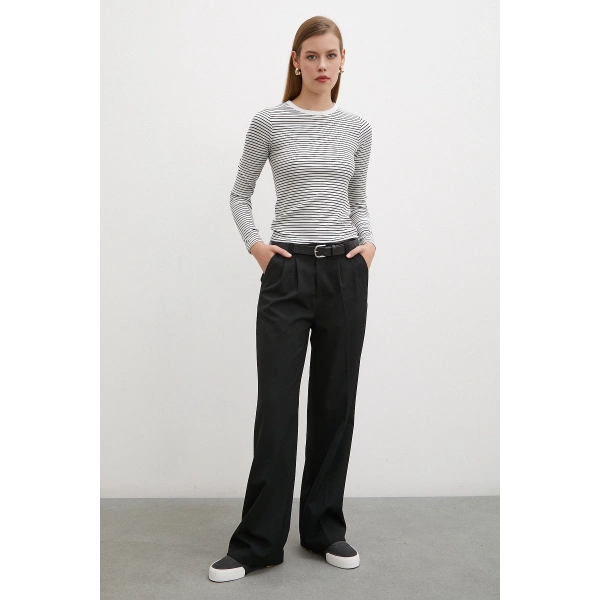 Bisiklet Yaka Çizgili Bluz Beyaz