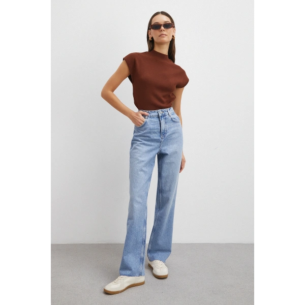 Yüksek Bel Beş Cepli Kesik Paça Jean Mavi