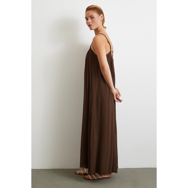 Askılı Piliseli Geniş Elbise Kahve