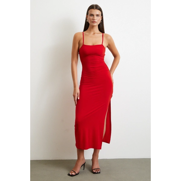 Yanı Büzgülü Askılı Elbise Yırtmaçlı Kırmızı